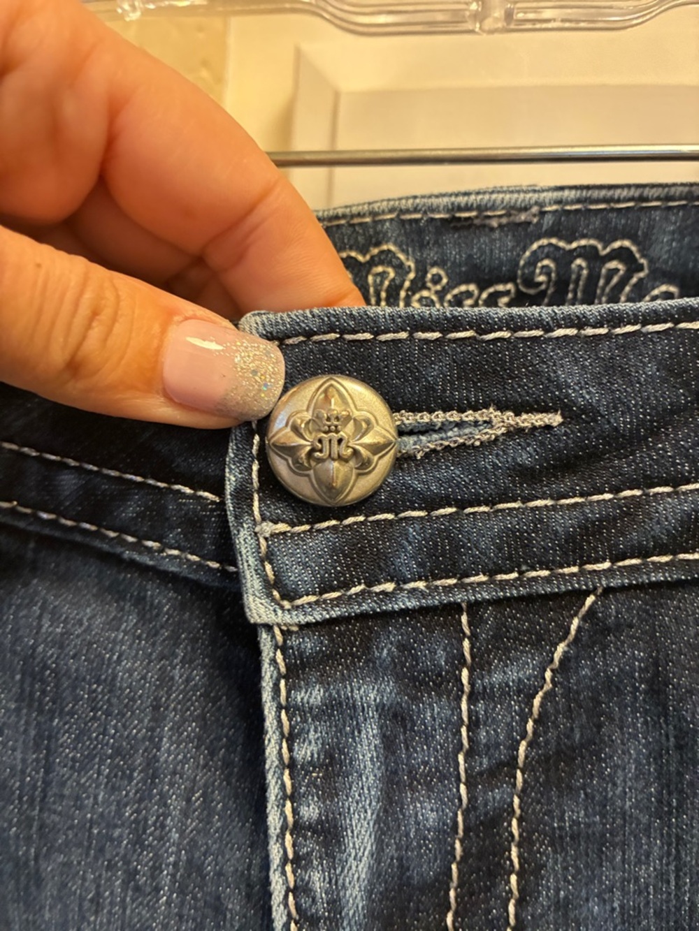 Miss Me signature Bootcut Jeans with embroidery and rhinestones - Picture 5 of 14